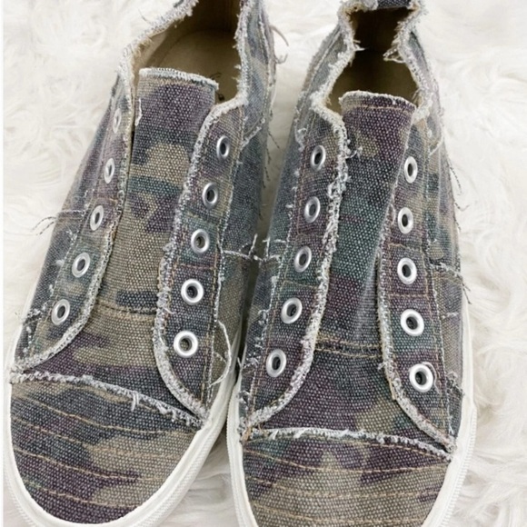 Corkys Frayed Denim Sneakers - Picture 9 of 9
